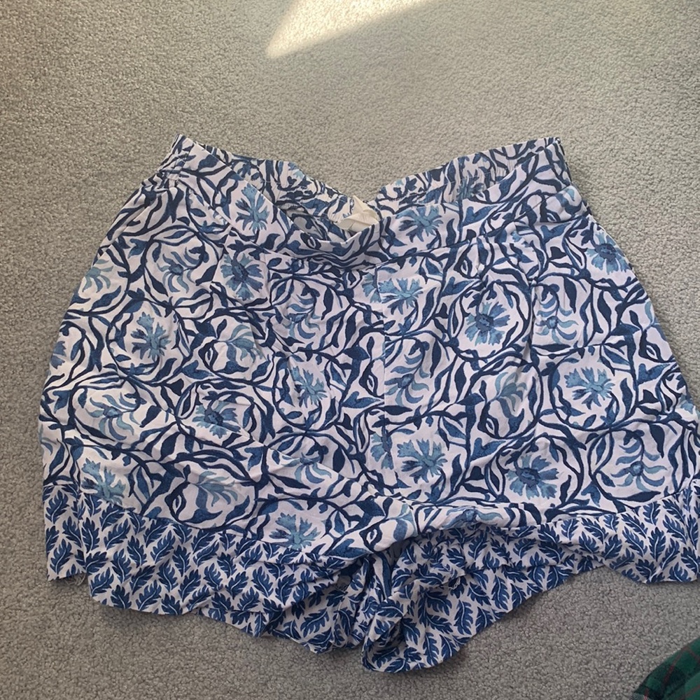 H and m flowy shorts